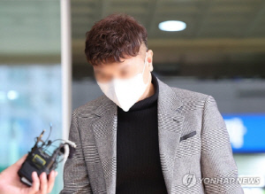 '박수홍 돈 횡령' 친형 2심서 징역 3년6개월…형 높여 법정구속