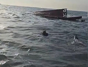 인천 선미도 해상서 어선 전복…1명 실종·4명 구조(종합)