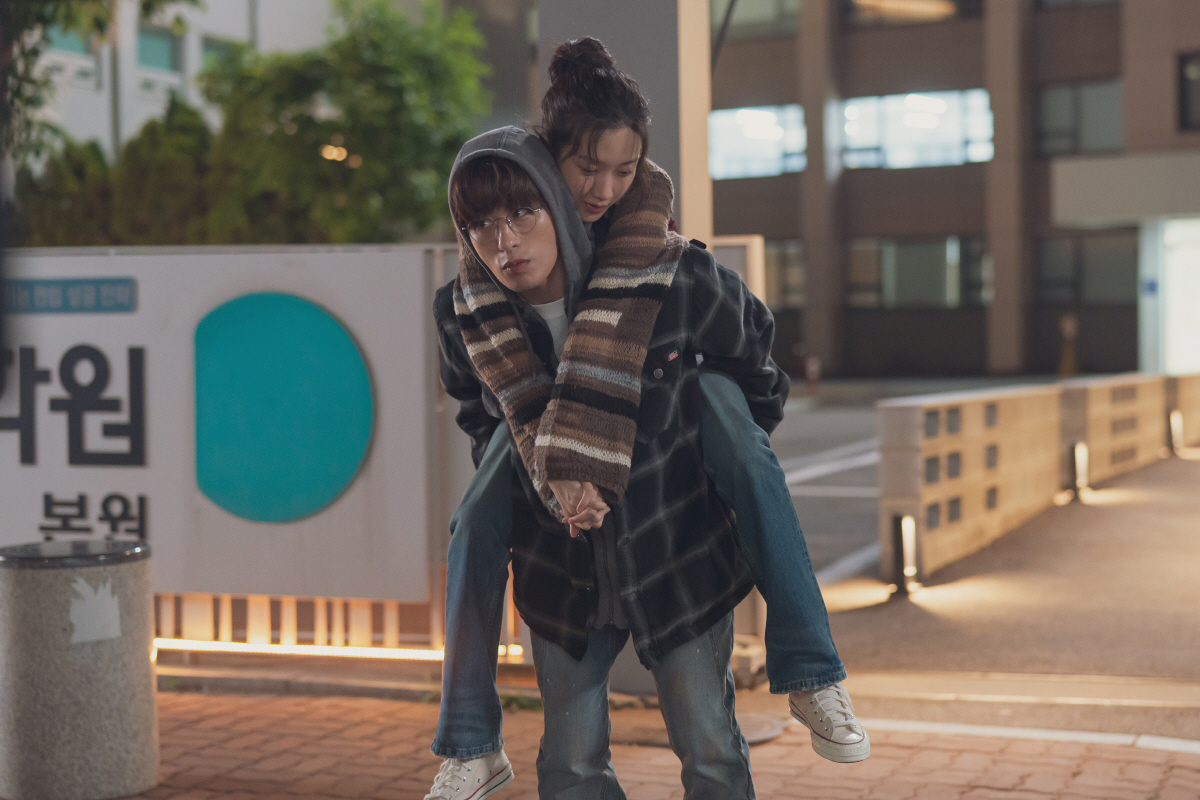 [SC리뷰] "굉장한 '멜로 장인'"…'멜로가 체질'인 구교환에 속절없이…