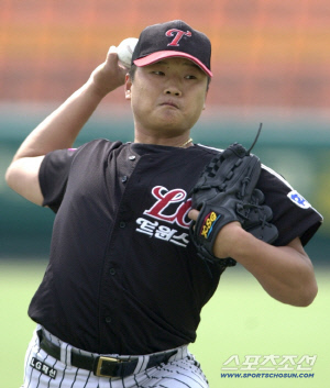 23년,29년,31년만에 황금장갑 받았는데... 여전히 31년,24년,15년간 못받은 포지션있다니. LG 황금시대에 결실맺을까