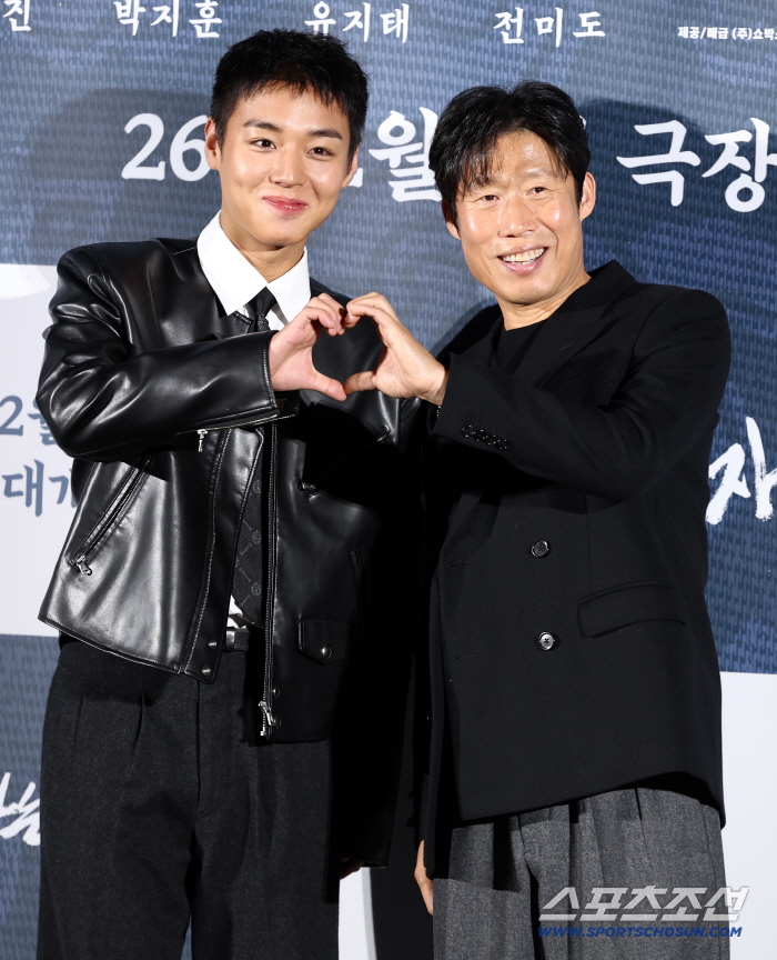 [SC현장] "♥김은희 촉 좋아"…'왕과남' 장항준 감독, 유해진·박지훈 손 잡고 흥행 도전(종합)