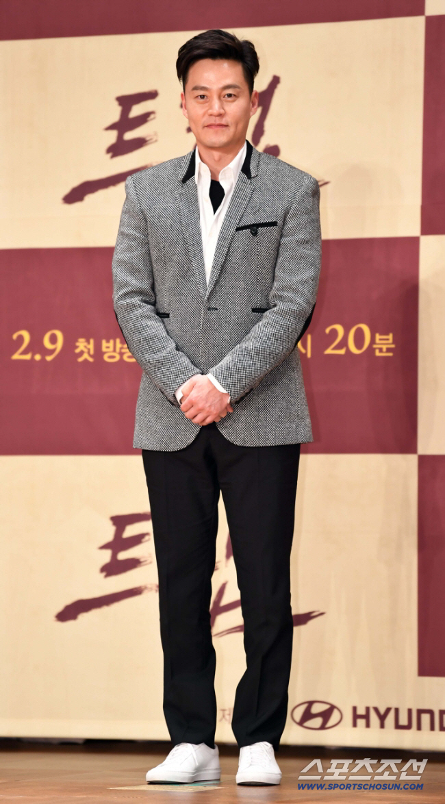 조인성·박보검·정해인, ‘나래바’ 실체 알고 있었나..거절 발언들 재조명