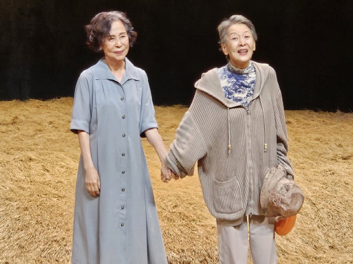 손숙, 故윤석화 별세에 “후배 먼저 보내 할 말 없어..참담” 깊은 슬픔