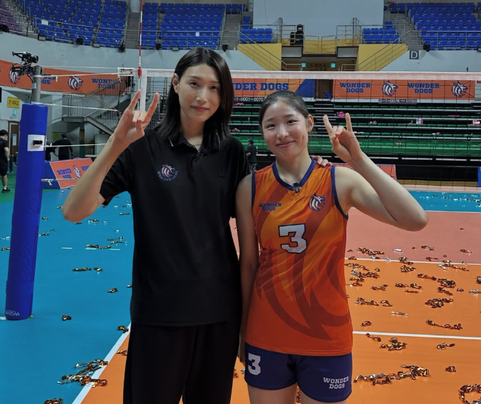 "김연경 감독님이 이제 시작이라고..." 꿈 이룬 인쿠시 드디어 데뷔전.…