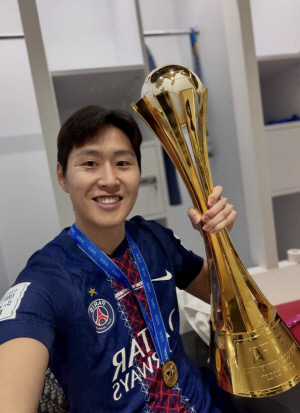잘나가던 이강인에게 찾아온 날벼락! PSG 공식 발표 