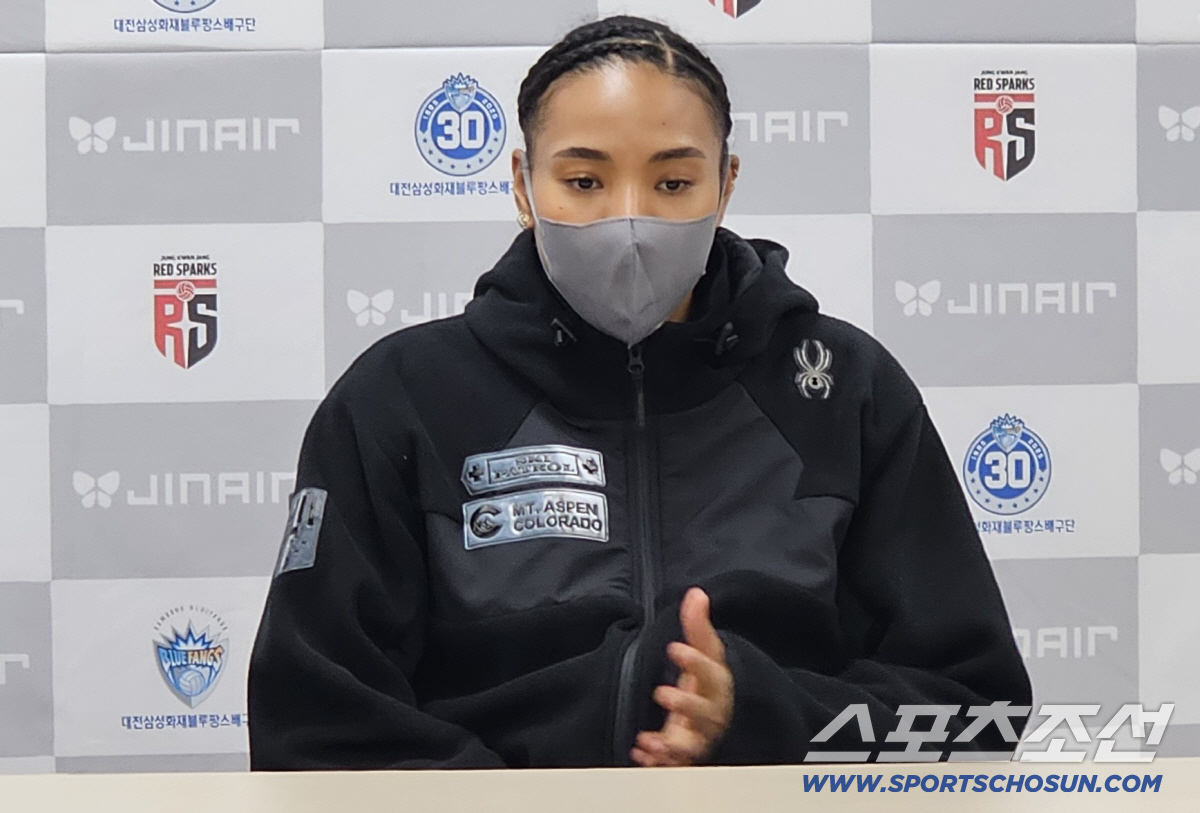 단 9득점으로 역전승 이끈 '게임체인저' 레이나. "일본,한국병원 진단 …