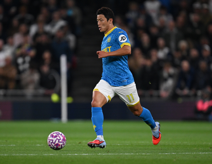 '황희찬 어쩌나' 16경기 0승 '강등 1순위' 울버햄튼, 회장 마저 사퇴 '붕괴 또 붕괴'