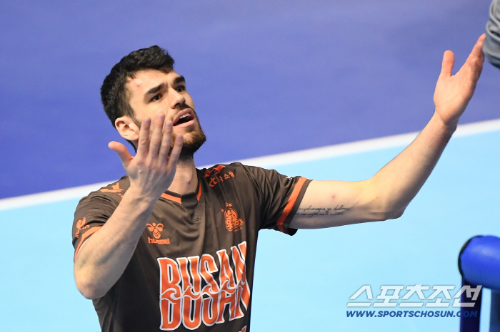 '4득점 실화냐' 오죽했으면 교체 초강수, 외국인 에이스 맞나…