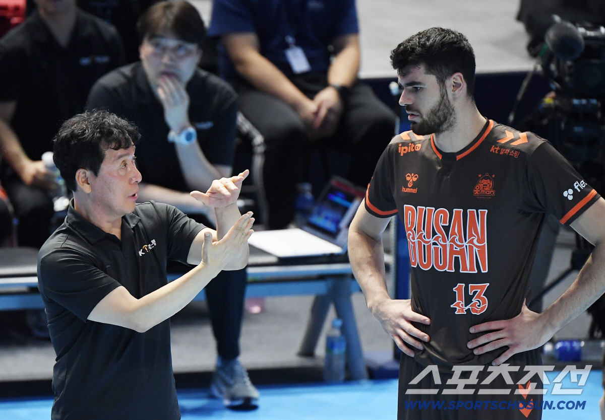 '4득점 실화냐' 오죽했으면 교체 초강수, 외국인 에이스 맞나…"5~6살…