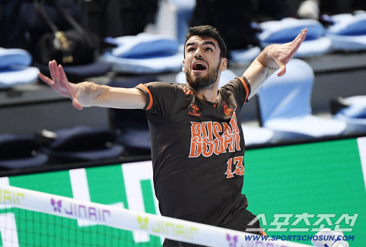 '4득점 실화냐' 오죽했으면 교체 초강수, 외국인 에이스 맞나…"5~6살…