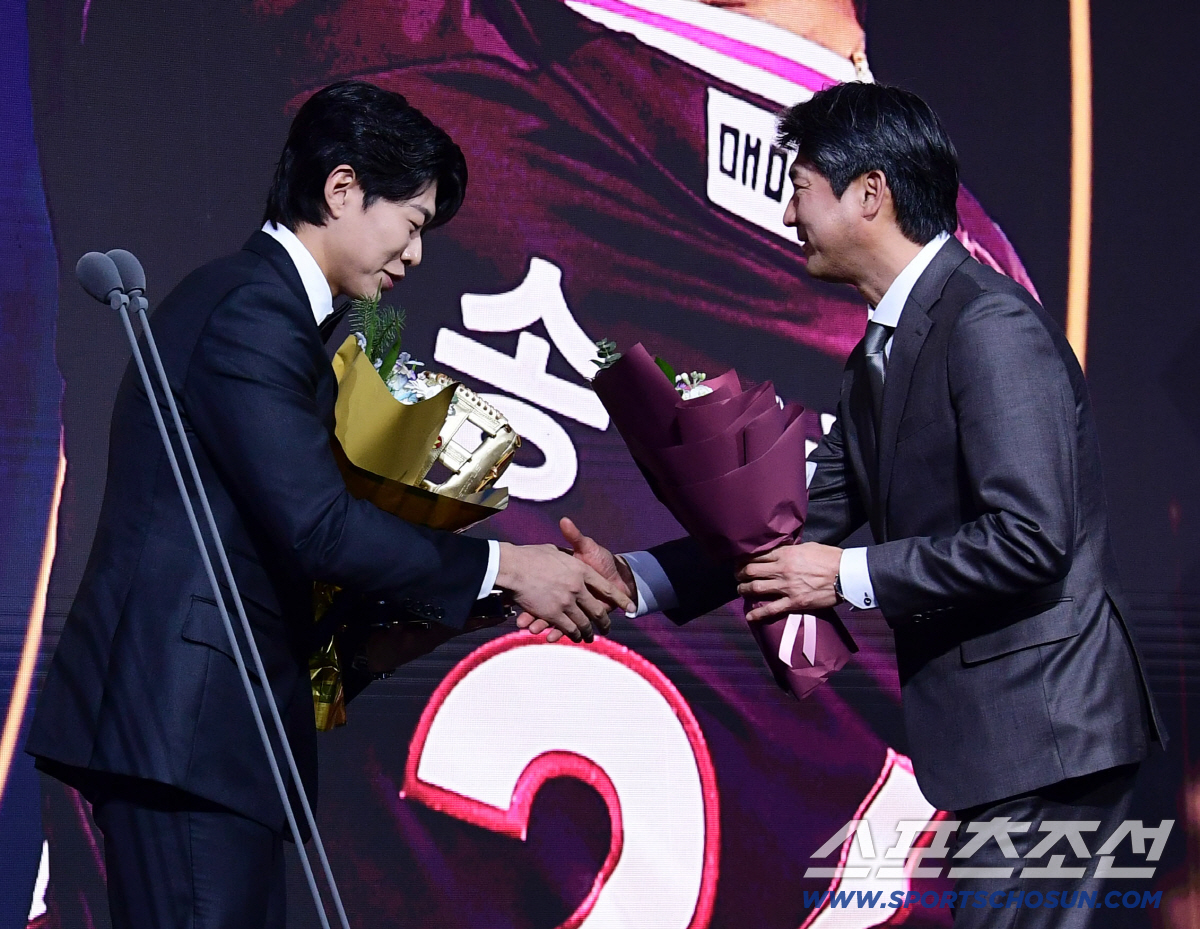 '전력의 절반을 잃었다' 누군가에겐 충격인 송성문 미국행...하지만 "기…