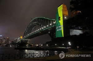 <청소년SNS> ②과몰입 막기…세계는 '연령 제한'으로 간다