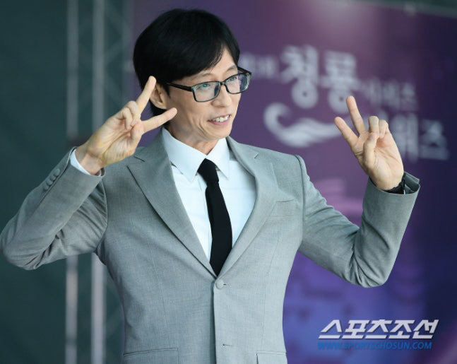 잇단 활동중단 가운데....유재석, '차세대 예능 유망주' 발굴해냈다 "…