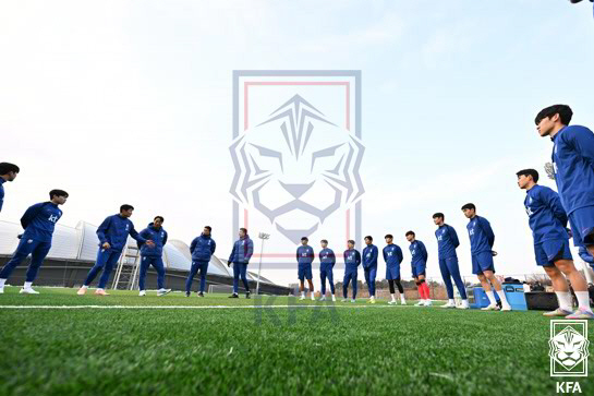 "목표는 최소 4강!" '축구의 해' 2026년 첫발 떼는 이민성호, U…