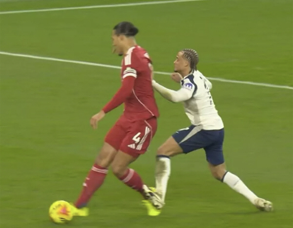 '캡틴쏜 시절엔 상상도 못 했어!' 4살 금쪽이같은 행동으로 퇴장한 토트…