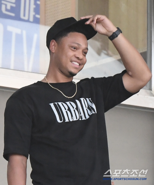 김하성과 한솥밥? 레전드 호칭 받은 '가을영웅', 새둥지 찾았다…'홈런공…