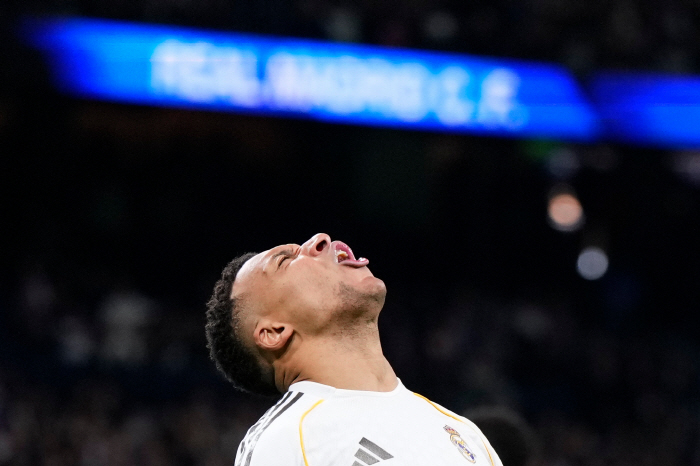 "Siuuuuuuu" 만천하에 '호동생' 인증…음바페, 올해 59호골로 호날두와 동률, 우상에 감사인사까지