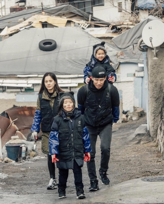 '정혜영♥' 션, 폭풍 성장 4남매와 연탄 봉사.."父 따라서 10년 차…