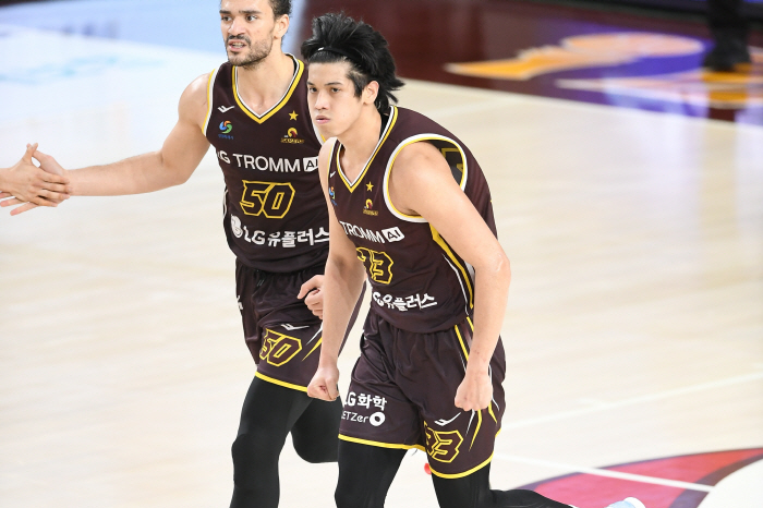 선두 LG, DB 맹추격 뿌리치고 '고공질주'…'대어잡았다' 현대모비스, 3연승 SK에 완승