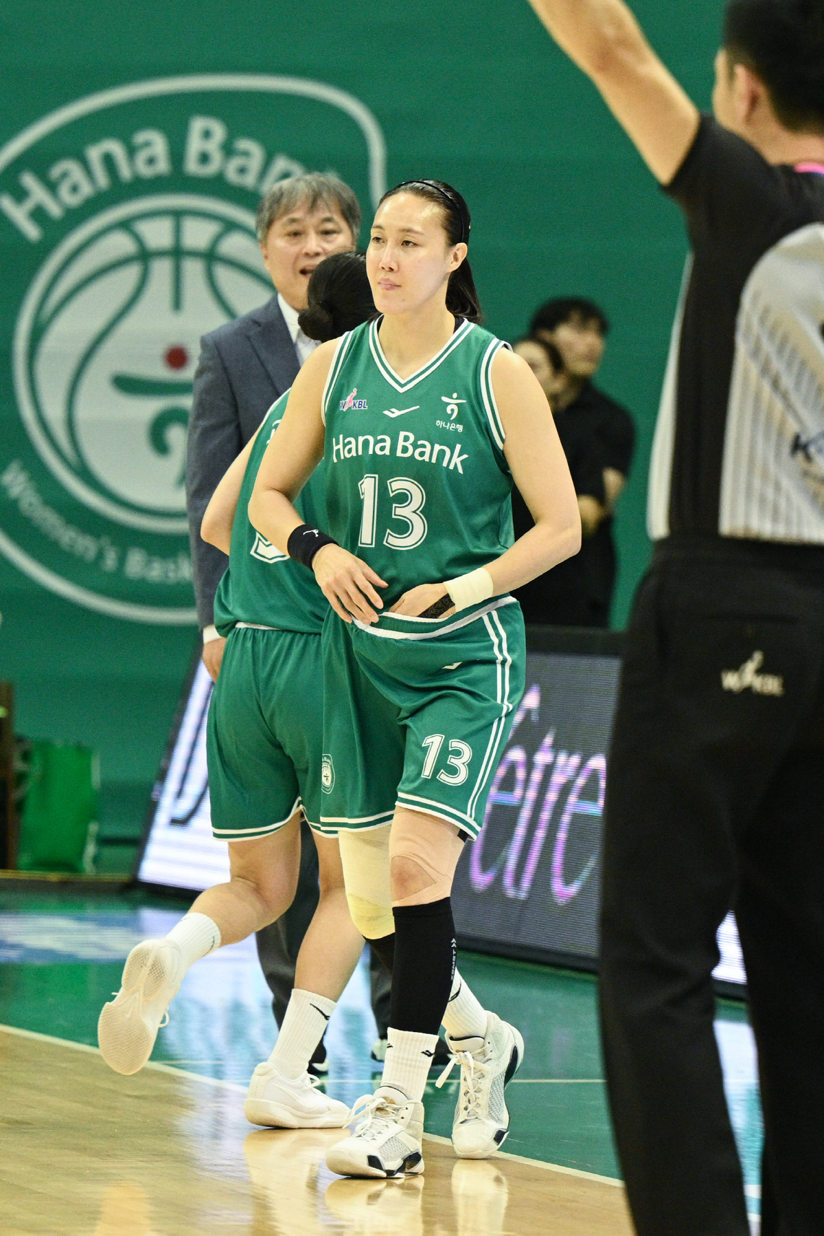 [현장리뷰]"韓 여자농구 새 역사!" '영원한 에이스' 하나은행 김정은 …
