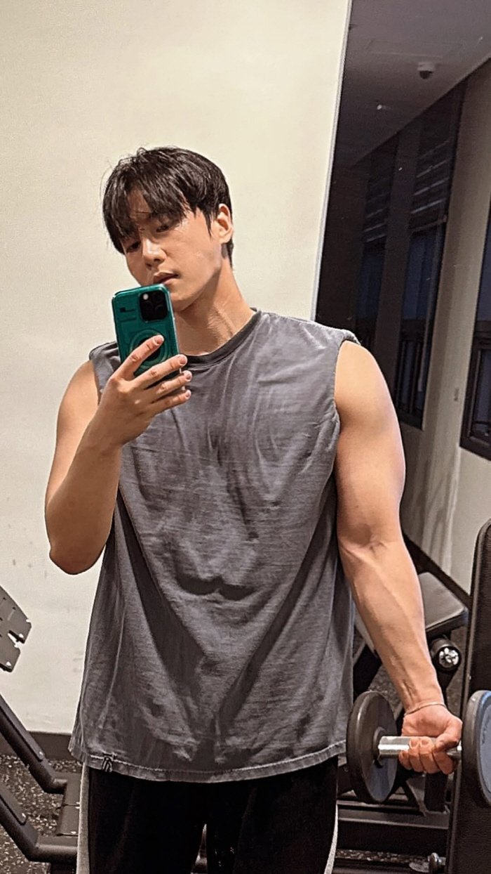 문원, ♥신지와 결혼 앞두고 몸매 관리 돌입..7세 연하 '베이글남' 포스 뿜뿜