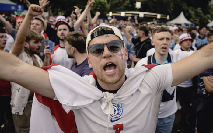 '초비상' 한국 팬, 홍명보호 대체 어떻게 보나..."숙소 가격 300%…