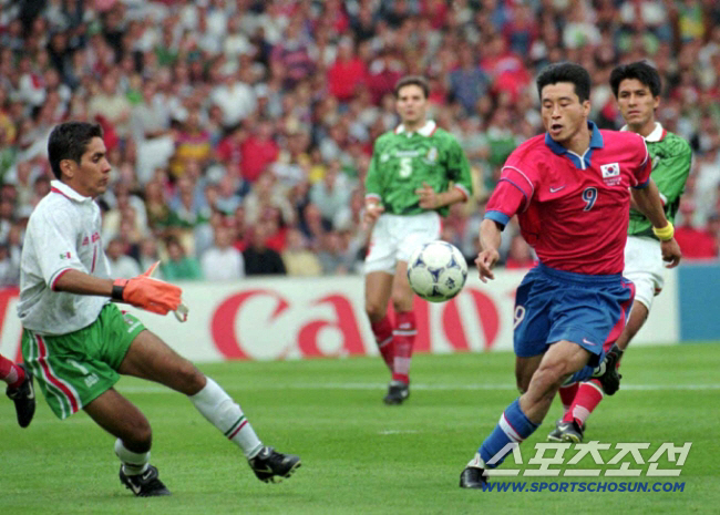 "하필 왜…" 홍명보호 상대 멕시코, '개구리 점프 굴욕' 그 유니폼 입…