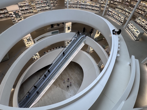 (다란[사우디아라비아]=연합뉴스) 강태우 기자 = 다란 시내 아람코 본사 인근에 있는 이스라 내부 모습. 2025.12.16 burning@yna.co.kr