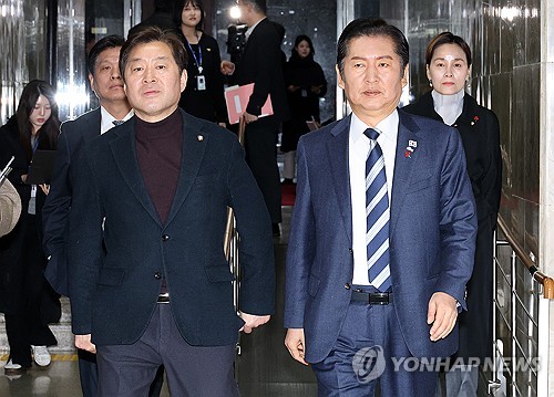 與, 최종 수정한 내란재판부법 당론 추인…'법관 추천위' 삭제(종합)