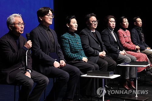 오페라 '나부코' 40년 만에 공연…현대화한 서울굿 '무감서기'