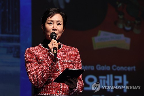 (서울=연합뉴스) 강민지 기자 = 박혜진 서울시오페라단장이 22일 서울 종로구 세종문화회관에서 열린 '2026 세종문화회관 사업발표회'에서 프로그램 발표를 하고 있다. 2025.12.22 mjkang@yna.co.kr