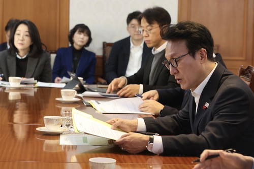 金총리, 국책기관 전문가와 자살예방 논의…"국정 최우선 과제"