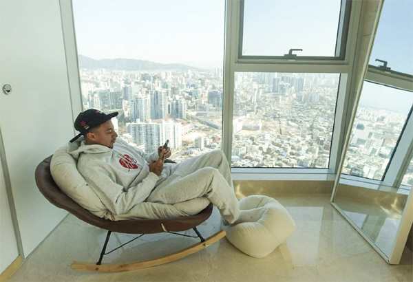 "한국은 경기장 잔디가 얼어요" 눈물의 작별 린가드, 또 K리그 열악한 …