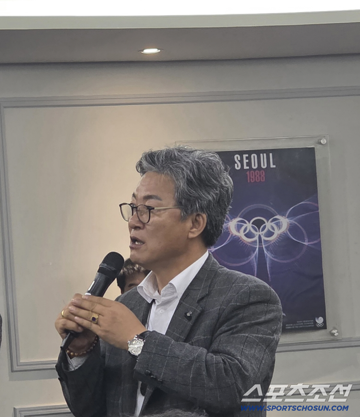 "최저학력제X주중경기 금지X체육특기자" 체육인VS전 스포츠혁신위원들,뜨거…