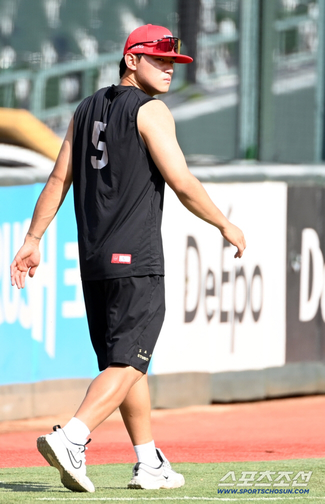 '연봉 대폭 삭감' 김도영, 오히려 좋다?…유격수부터 WBC까지, 진짜 …