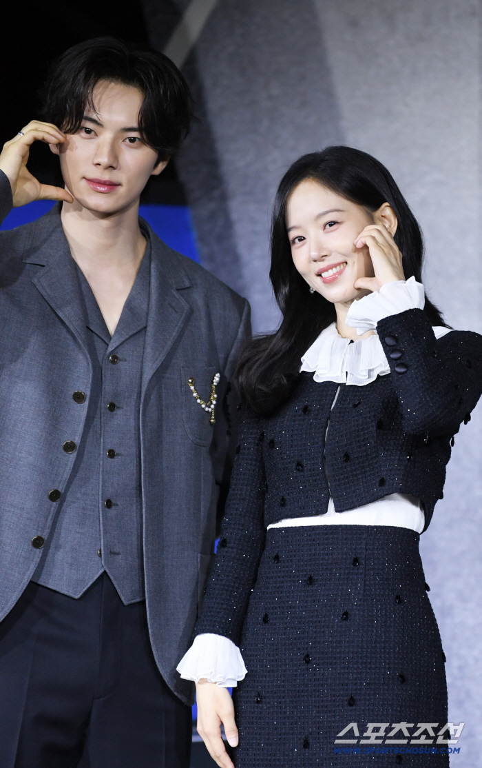 '캐셔로' 강한나 "'폭군' 이채민과 척하면 척..눈빛 보면 무서워"