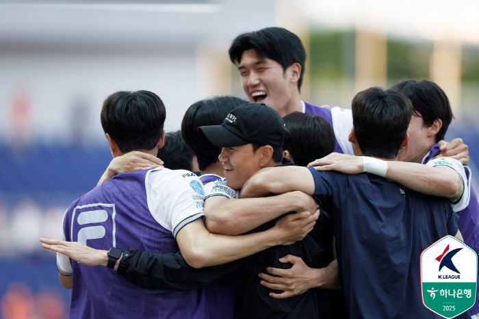 리그 5위+코리아컵 4강+ACLE 9위, '초보' 정경호 감독의 데뷔시즌…