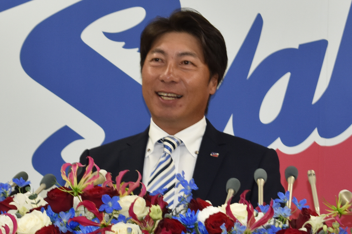 "스텝업의 큰 전환점" 전설의 구단 첫 日 투수, '논란의' 아쿼 투수 …