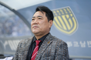잔류 이어 감독 선임도 '당한' 울산 HD, 돌고→돌고→돌고 또 돈 후 김현석 감독 내정