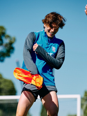 英 단독 보도! 日 팬들도 답답해 쓰러질 지경...'백승호 동료' 한때 일본 최고 골잡이, 챔피언십도 대실패 