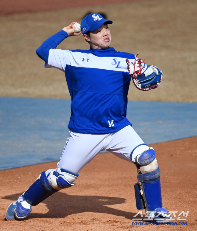 우승팀인데, 투수 부족해요? LG, 한화 방출 '파이어볼러' 장시환 영입…