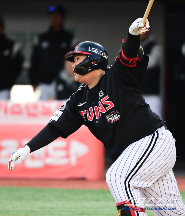 박동원 홍창기 둘 다 잡을 수 있을까? 우승팀의 이례적 줍줍, LG는 왜…