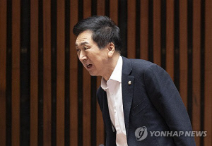 김건희특검, '로저비비에 선물' 김기현 11시간 반 조사