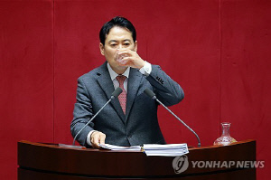 '제1야당 대표 헌정사 첫 필버' 장동혁, 24시간 채워 역대 최장(종합)