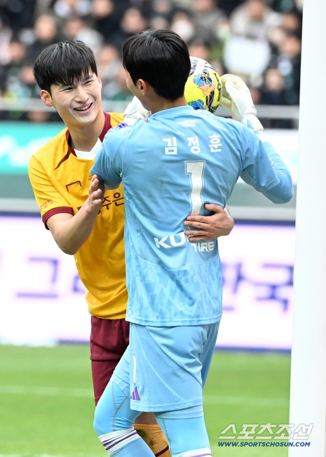 [단독]"라데시마 전북이 움직인다" '넥스트 김민재+대세 센터백' 변준수…