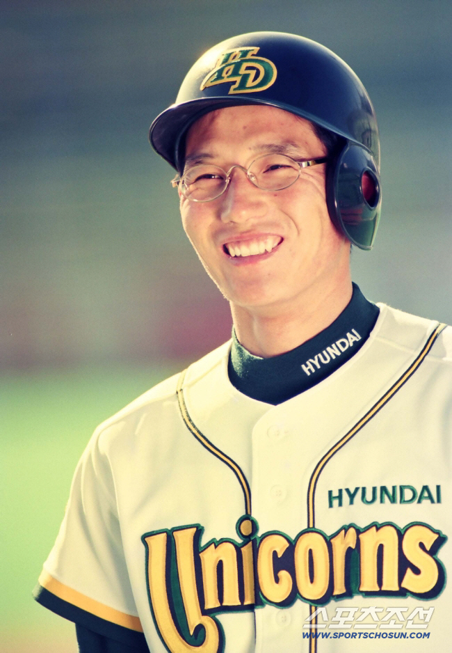 유니콘스 출신 감독이 유니콘스 명맥을 되살렸다. 황재균 은퇴 끝? 2007년 마지막 입단 강속구 투수가 살아났다