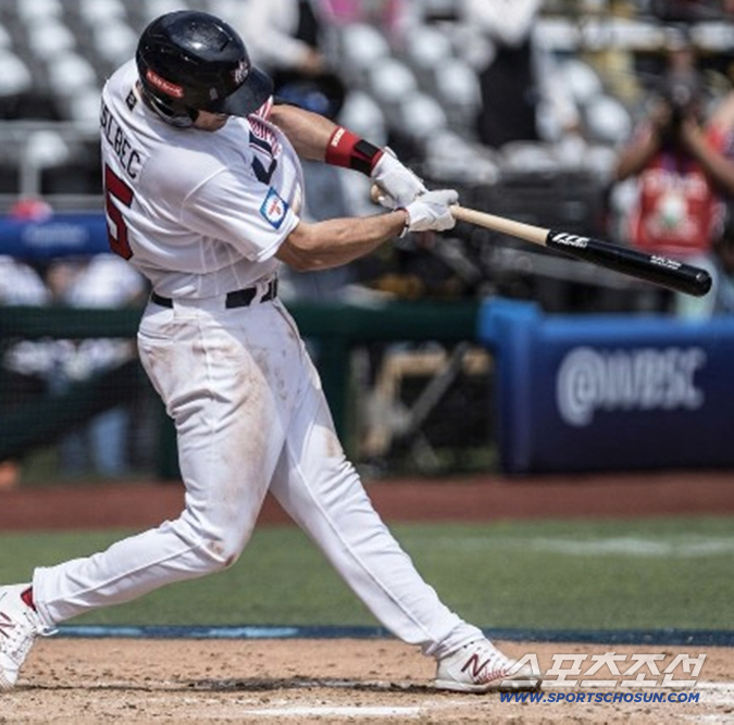 KIA 영입 제의 거절하고 요미우리로, ML 47홈런 타자는 오카모토 빈…