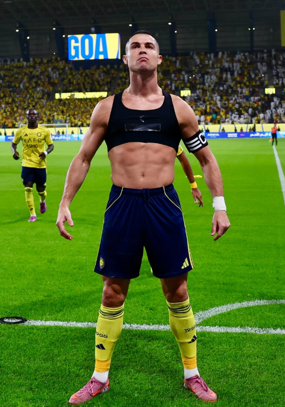 1000골+월드컵 도전, 허언 아니었나…40세 호날두 '보디빌더급' 미친…