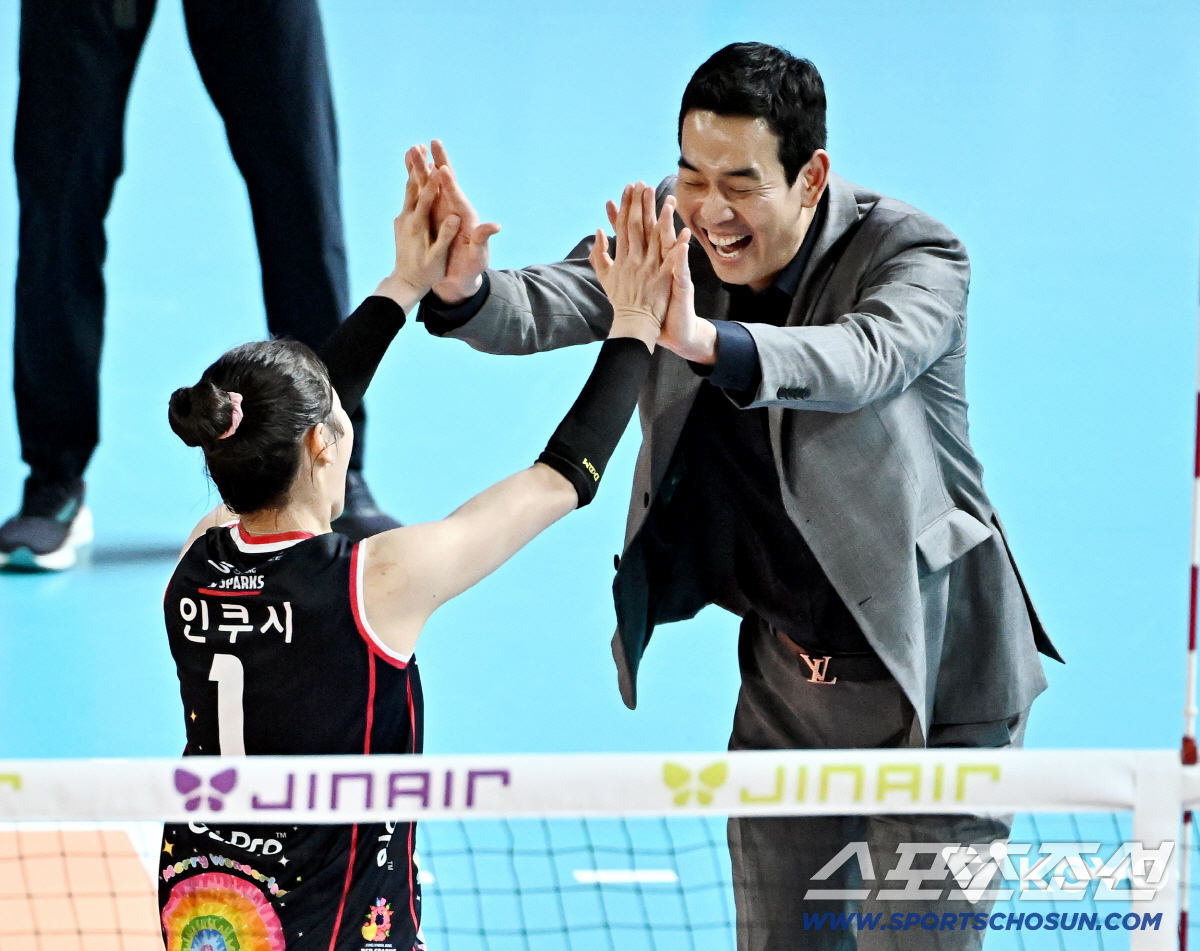 "너한테 때릴거야." 공격은 좋은데 리시브 불안 노출. 프로데뷔 꿈이룬 …