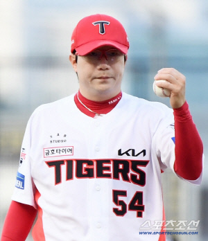 '최하위 충격' 그래도 KIA는 45억 대우했다…대투수 자존심 회복 절실하다